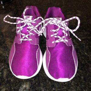 Nike Roshe Tennis Shoes